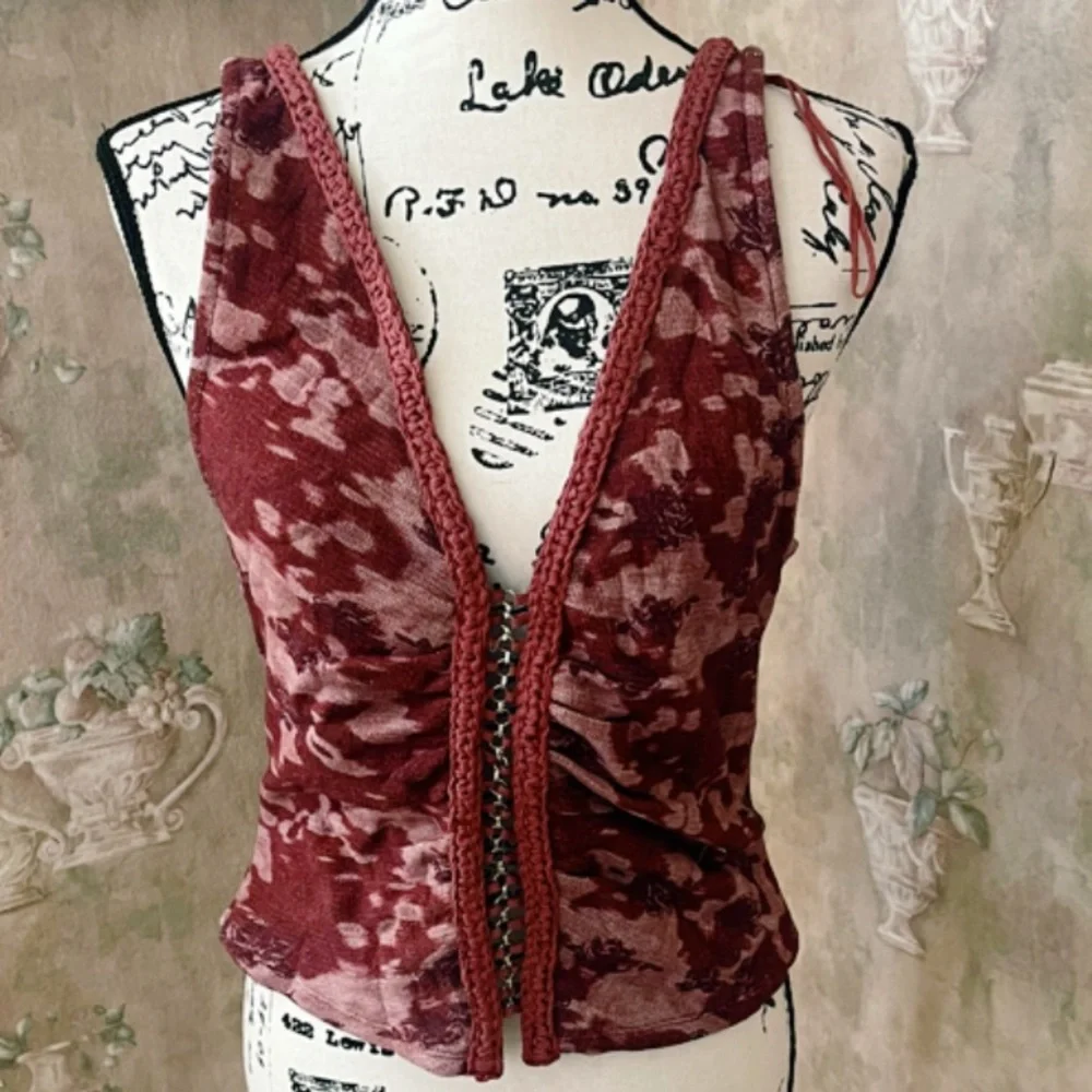 FREE PEOPLE REMIE TANK STYLE  RED FLORAL TOP MEDIUM AND LARGE - Picture 5 of 5